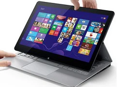 Laptop màn hình lật của Sony ra mắt, giá từ 19,99 triệu đồng