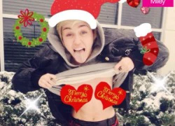 Miley Cyrus khoe ngực ngay ở sân bay giá lạnh