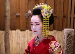 Ngỡ ngàng ngắm Á hậu Thuỵ Vân hoá thành Geisha tại Nhật