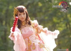 Những bộ cosplay của cô gái rất đáng yêu Hồ Bách