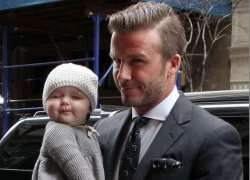 Phát hiện chị em song sinh của Harper Beckham