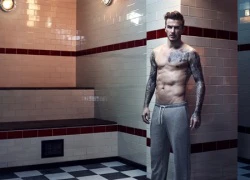 Phòng thay đồ của Manchester United: Beckham &#8220;tự sướng&#8221; với Blackmore, Savage làm tình với cây chổi