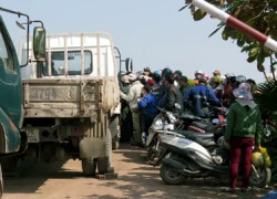 &#8220;Phớt lờ&#8221; công an, hàng trăm đối tượng vẫn bao vây nhà máy