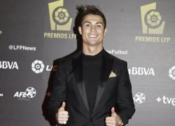 Ronaldo châm biếm lại Blatter: Cây muốn lặng mà gió chẳng ngừng