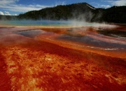 Siêu núi lửa Yellowstone có thể "xóa sổ" nước Mỹ