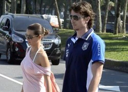 Sợ học trò "bóc bánh", Prandelli "thả rông" WAGs