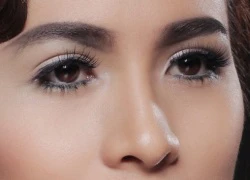 Thùy Trang gợi cảm khi biến hóa make-up tông màu đối lập