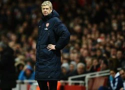 Wenger lại khốn khổ với khóa áo