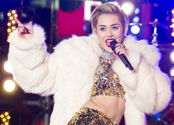 2013: Mặc scandal, Miley Cyrus vẫn 'ẵm' vô số giải thưởng