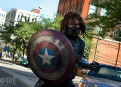 Captain America bị kẻ thù cướp mất khiên