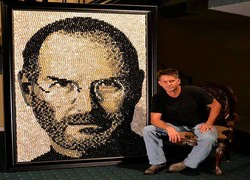 Chân dung Steve Jobs ghép từ 6.000 phím máy tính