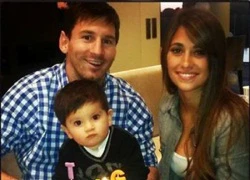 Chào 2014, Messi cùng bồ ngồi võng chơi đàn!