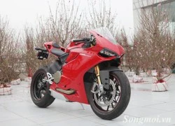 Ducati 1199 Panigale S rực rỡ bên sắc đào