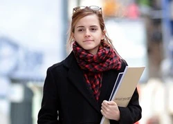 Emma Watson mặt mộc xinh đẹp giữa trời lạnh âm độ