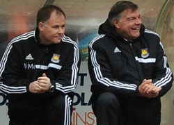 HLV Allardyce nguy cơ mất việc vì cười sau thảm bại