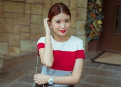 Học hot girl tô son đỏ ngày đầu năm