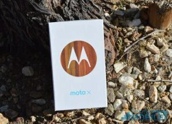 Mở hộp điện thoại Moto X bản vỏ gỗ