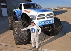 Mopar Muscle Monster Truck &#8211; xe bán tải khổng lồ