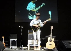 Những cây đàn đặc biệt của Sungha Jung