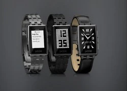 Pebble Steel: thép không gỉ, kính Gorilla Glass, bán từ 28/1 giá 249 USD