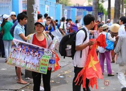 Phe vé, trông xe &#8220;được mùa&#8221; chặt chém fan nhờ sức hút U19 Việt Nam