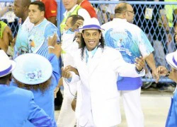 Ronaldinho làm khổ đời 5 phụ nữ