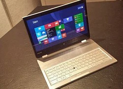 Toshiba trình diễn máy tính lai với bàn phím tháo rời