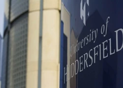 7 suất học bổng 100% tại Đại học Huddersfield