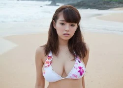 Ai Shinozaki và bộ ảnh siêu chất bên bờ biển