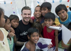 Becks mang tiếng cười cho trẻ em Philippines