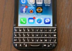 Bộ "áo" giúp iPhone có bàn phím cứng như... BlackBerry