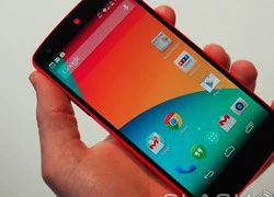 Cận cảnh Nexus 5 màu đỏ đẹp và lạ