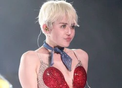 Chùm ảnh: Nóng mắt với concert &#8220;đồ bơi&#8221; của Miley Cyrus