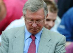 Cựu trọng tài kể chuyện bị Sir Alex "yêu cầu" thiên vị