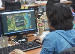 Dân văn phòng mê game bỏ bê công việc