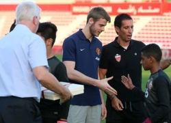 De Gea ghé thăm đội trẻ của Al Ahli