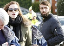 Emma Watson ấm áp trong vòng tay bạn trai mới