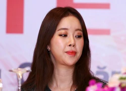 Fan Hà Nội sốc vì Baek Ji Young lệch cằm