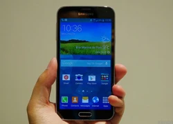 Galaxy S5 bị "ném đá" sau khi trình làng tại MWC 2014