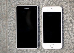 iPhone 5s đọ dáng Sony Xperia Z1 Compact