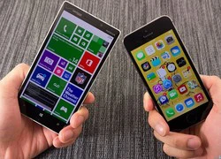 iPhone 5S và Nokia Lumia Icon so dáng