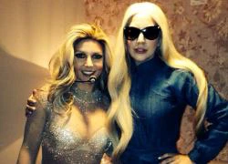 Lady Gaga được bố Britney cho ăn thịt nướng BBQ