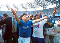 Maradona trở lại nơi &#8216;được phong Thánh&#8217;