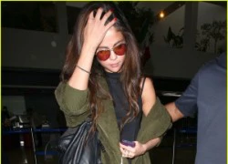 Selena Gomez tiều tụy, chán chường khi bị paparazzi vây