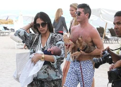 Simon Cowell đưa con trai 1 tuần tuổi đi hóng gió biển