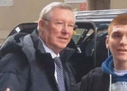 Sir Alex Ferguson cười hớn hở khi Man United thua trận