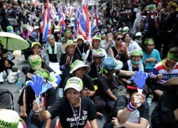 Súng nổ ở Bangkok, thủ tướng Thái bay khỏi thủ đô