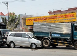 Tai nạn ôtô liên hoàn, Quốc lộ 1A ùn tắc nghiêm trọng