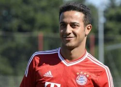 Thiago Alcantara thể hiện kỹ thuật điêu luyện trên sân tập