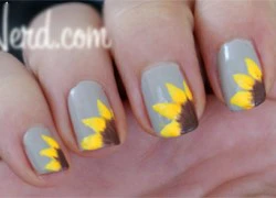 5 bước vẽ nail hoa hướng dương xinh xắn